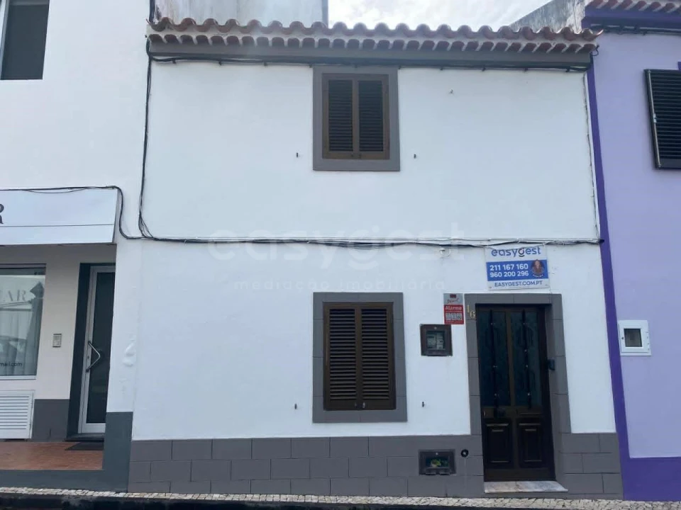 Moradia T2 para Venda em Povoação Foto 1