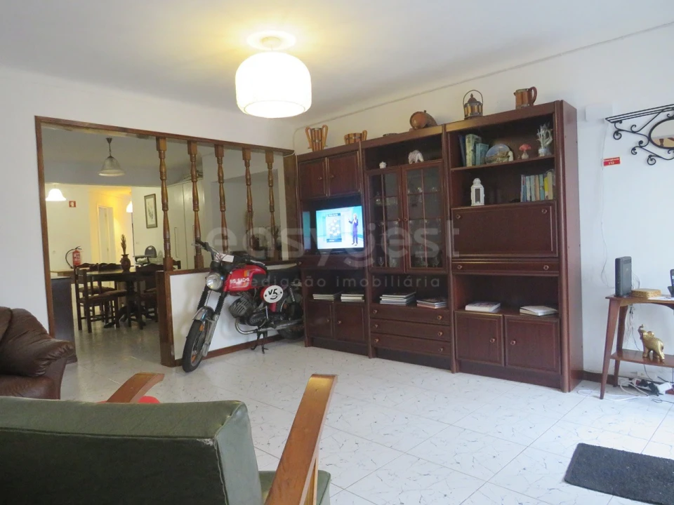 Moradia T2 para Venda em Povoação Foto 3