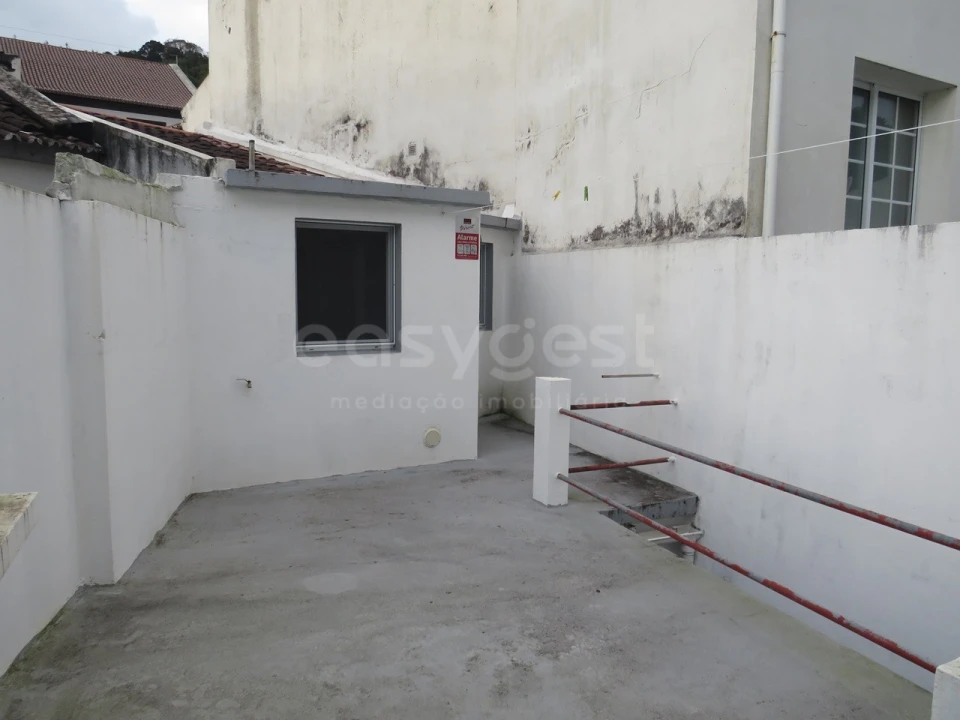 Moradia T2 para Venda em Povoação Foto 10