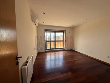 Apartamento T3 para Venda em Póvoa de Varzim, Beiriz e Argivai