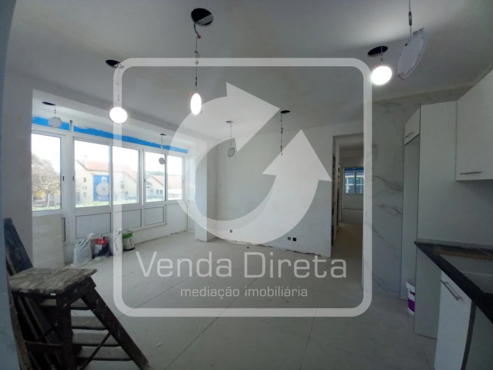 Apartamento T4 para Venda em Laranjeiro e Feijó Foto 7