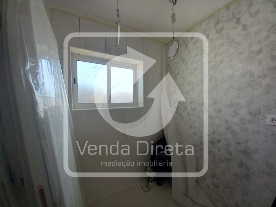 Apartamento T4 para Venda em Laranjeiro e Feijó Foto 15