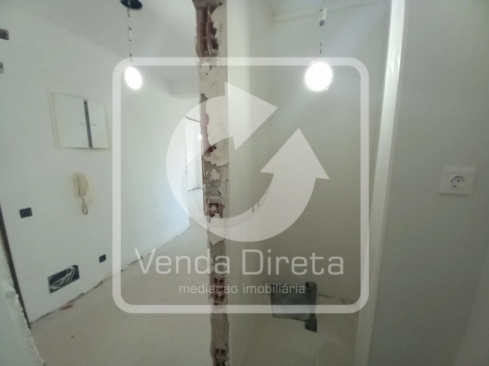 Apartamento T4 para Venda em Laranjeiro e Feijó Foto 17