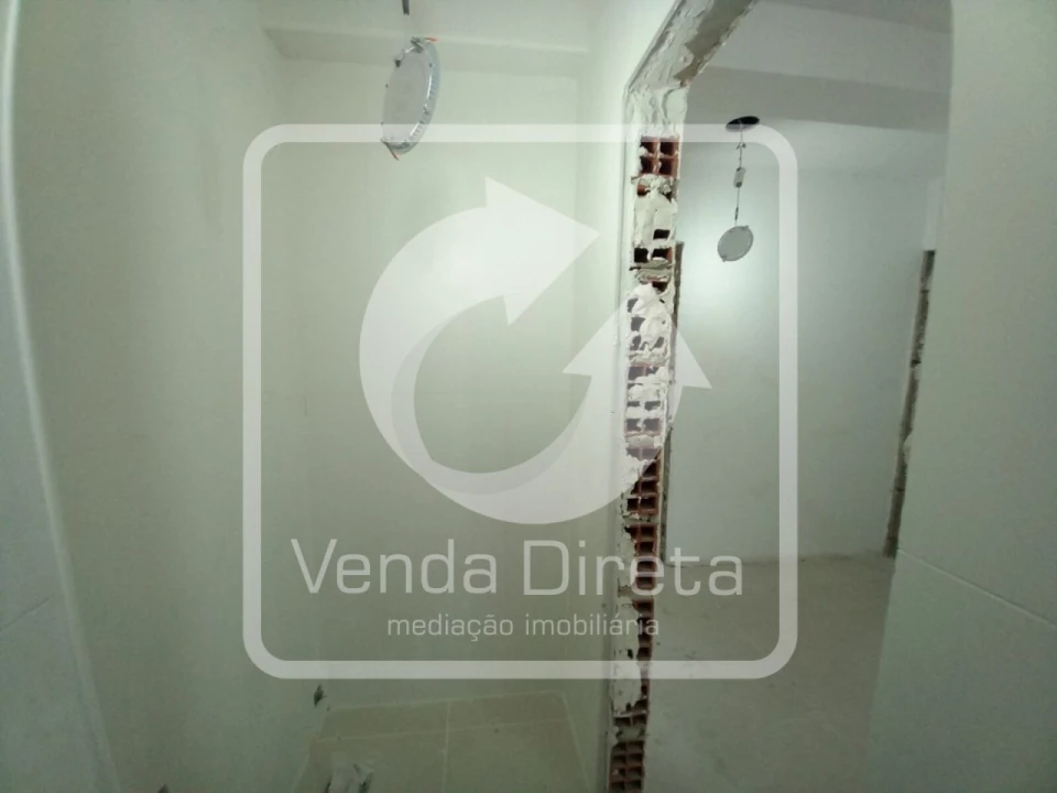 Apartamento T4 para Venda em Laranjeiro e Feijó Foto 18