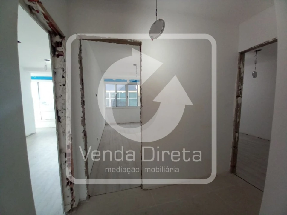 Apartamento T4 para Venda em Laranjeiro e Feijó Foto 19