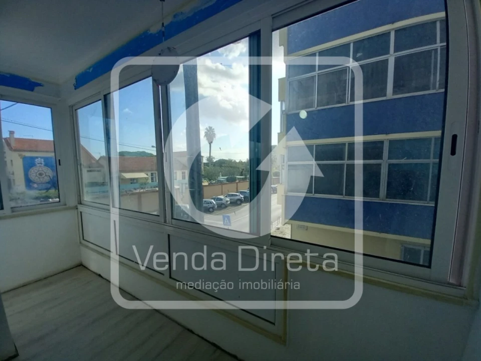 Apartamento T4 para Venda em Laranjeiro e Feijó Foto 21