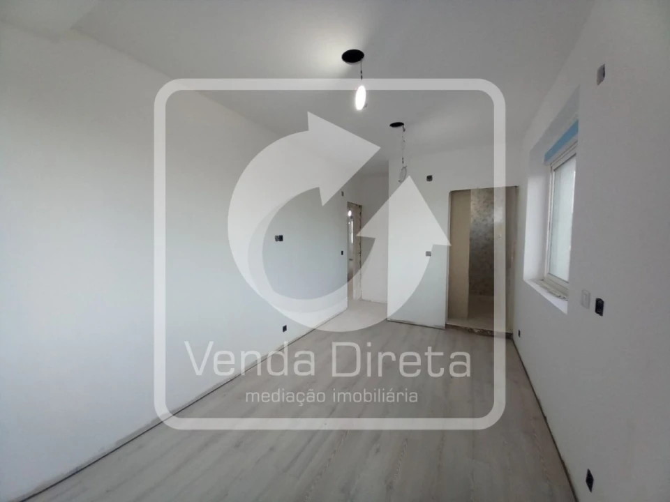 Apartamento T4 para Venda em Laranjeiro e Feijó Foto 22
