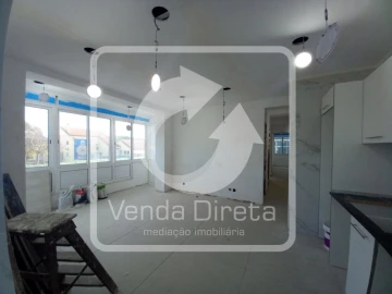Apartamento T4 para Venda em Laranjeiro e Feijó