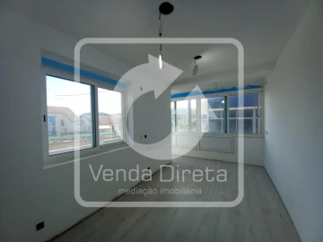 Apartamento T4 para Venda em Laranjeiro e Feijó