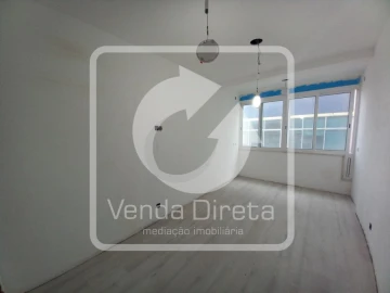 Apartamento T4 para Venda em Laranjeiro e Feijó