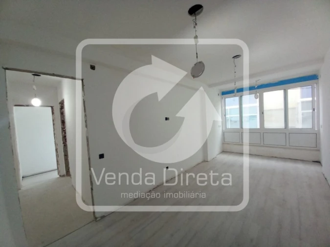 Apartamento T4 para Venda em Laranjeiro e Feijó Foto 27