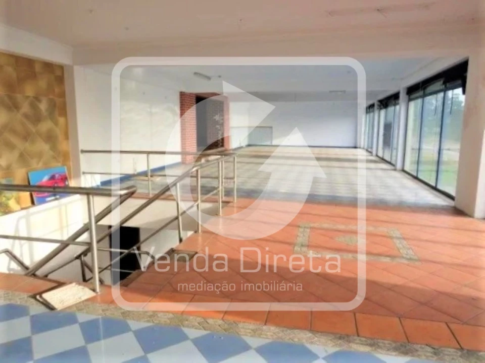 Armazém para Venda em Quinta do Anjo Foto 8