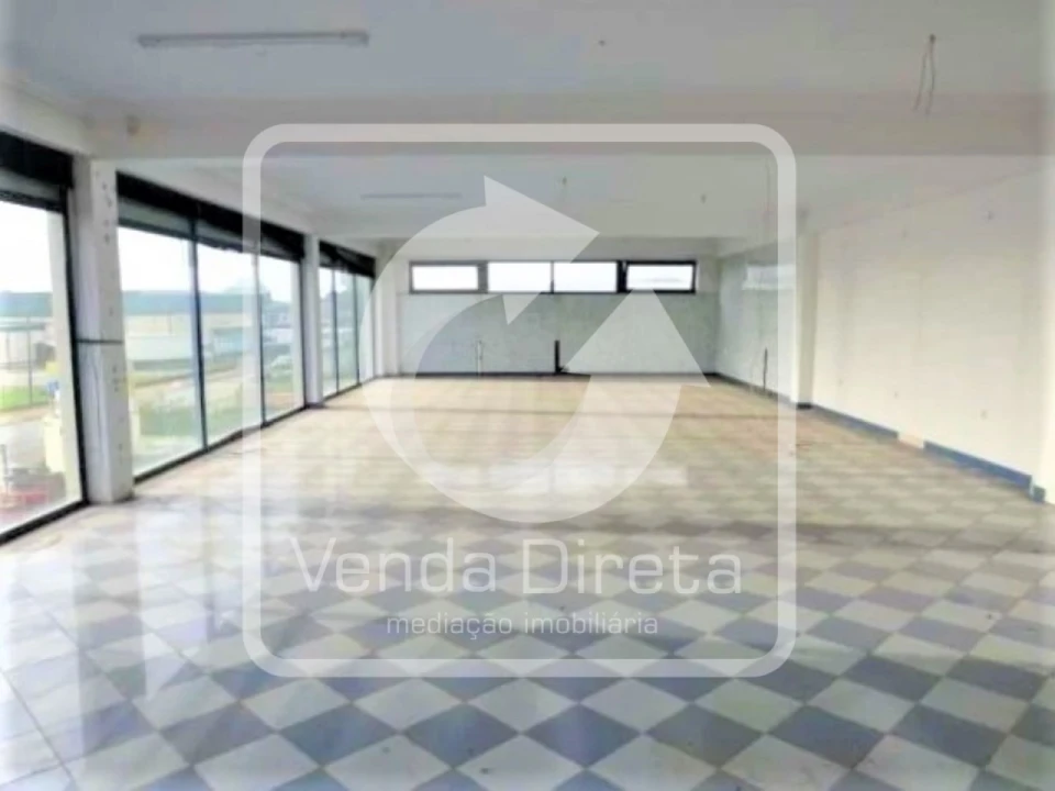 Armazém para Venda em Quinta do Anjo Foto 9