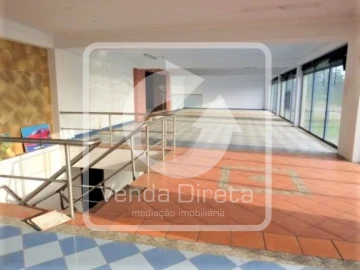 Armazém para Venda em Quinta do Anjo