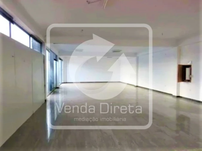 Armazém para Venda em Quinta do Anjo Foto 11