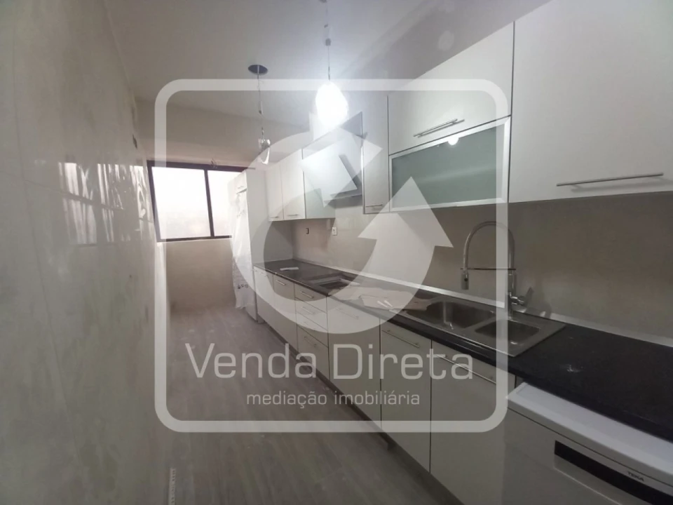 Apartamento T3 para Venda em Costa da Caparica Foto 1