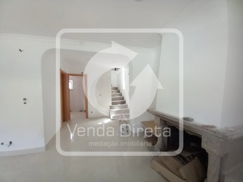 Moradia T5 para Venda em Amora Foto 9