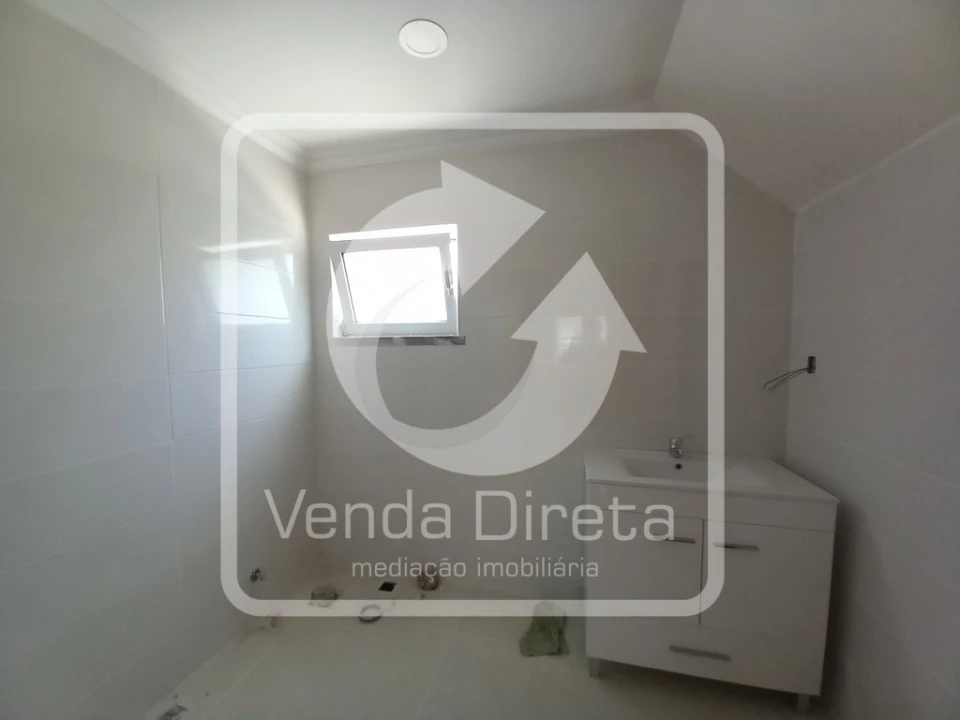 Moradia T5 para Venda em Amora Foto 10