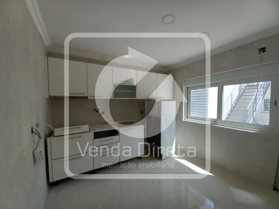Moradia T5 para Venda em Amora Foto 16