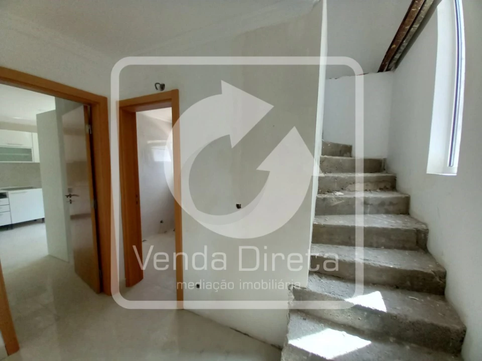 Moradia T5 para Venda em Amora Foto 17
