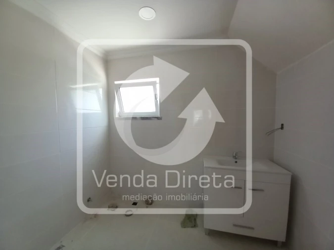 Moradia T5 para Venda em Amora Foto 10