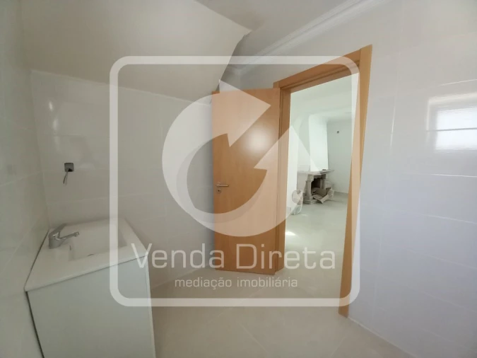 Moradia T5 para Venda em Amora Foto 11