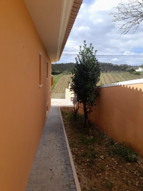 Moradia T3 para Venda em Salir de Matos