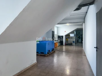 Loja para Venda em Torres Novas (Santa Maria, Salvador e Santiago)