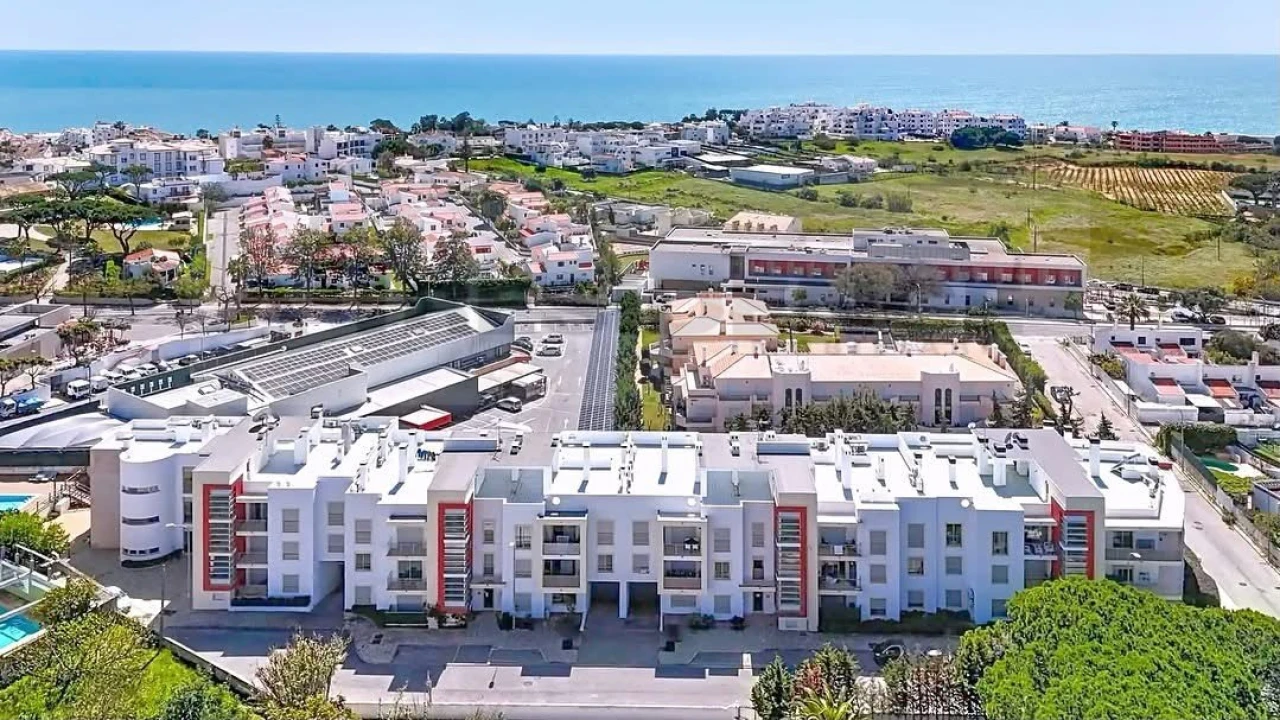 Apartamento T1 para Venda em Albufeira e Olhos de Água Foto 1
