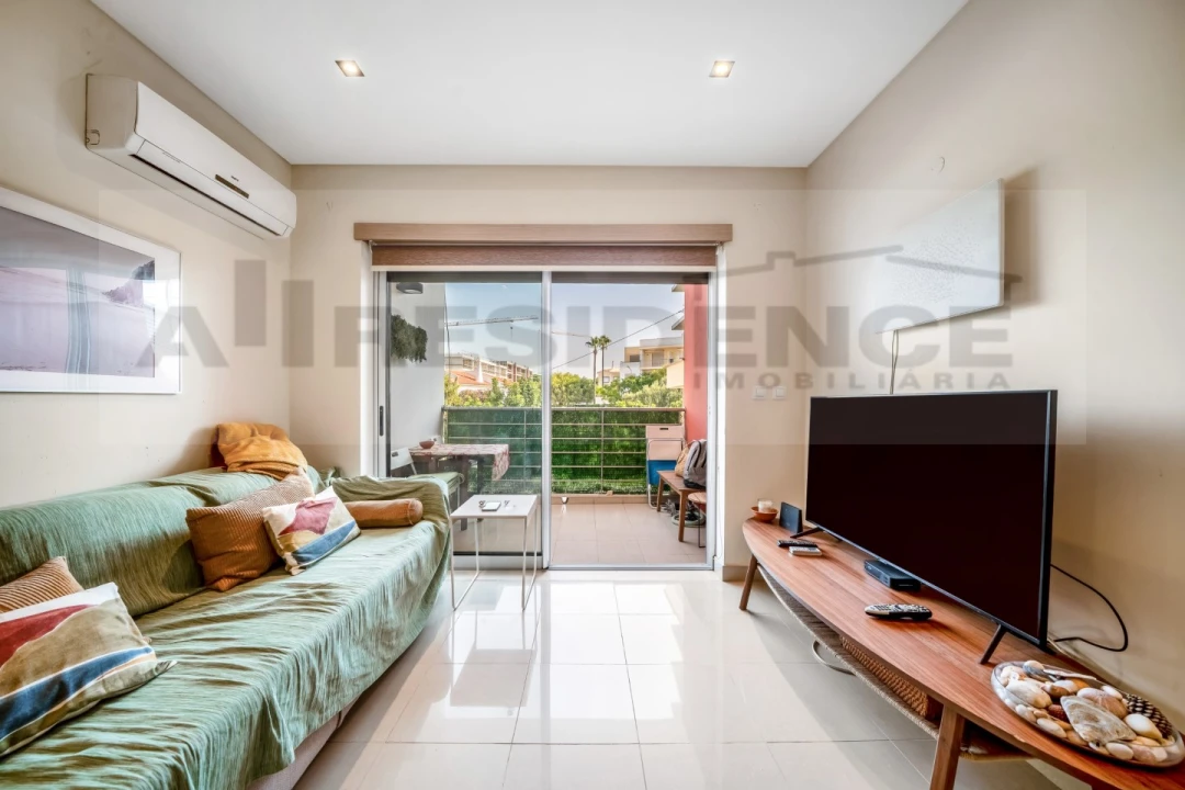 Apartamento T1 para Venda em Albufeira e Olhos de Água Foto 2