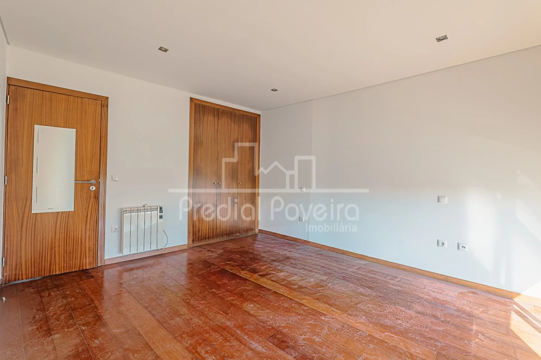 Moradia T4 para Venda em Póvoa de Varzim, Beiriz e Argivai Foto 6