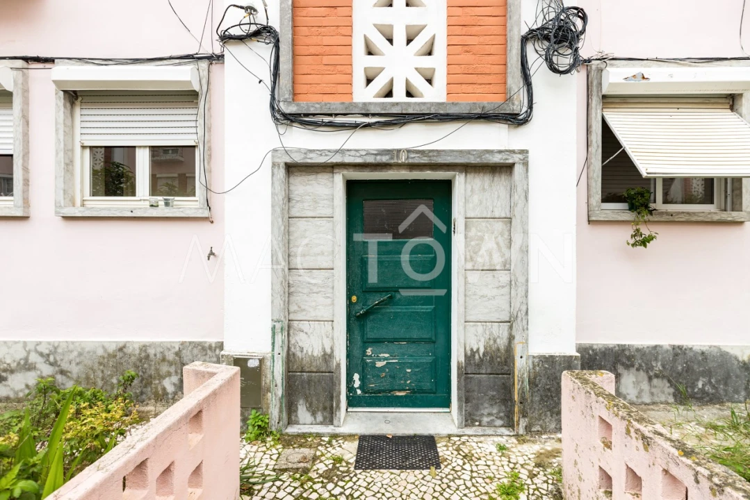 Apartamento T2 para Venda em Alvalade Foto 2