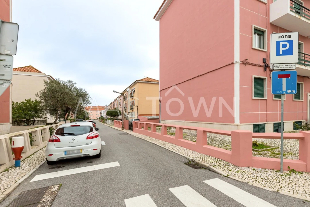 Apartamento T2 para Venda em Alvalade Foto 6