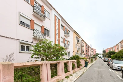 Apartamento T2 para Venda em Alvalade
