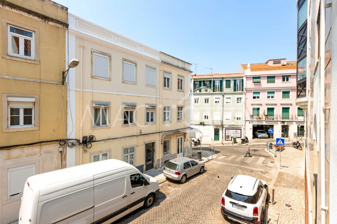 Apartamento T1 para Venda em Campolide Foto 1