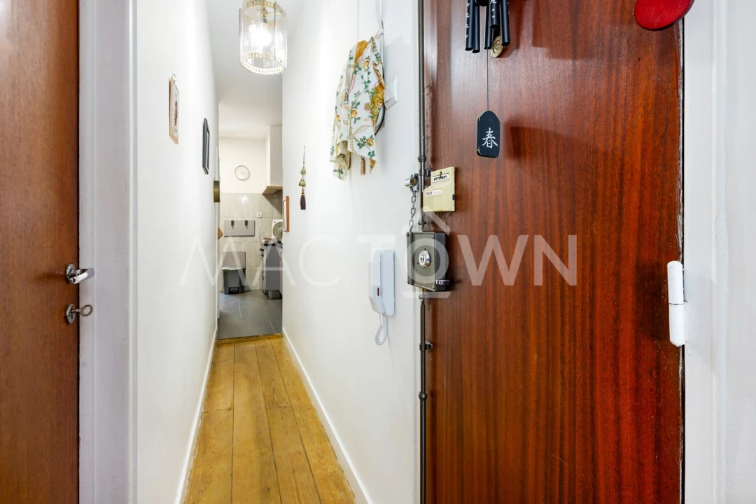 Apartamento T1 para Venda em Campolide Foto 8