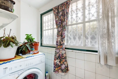 Apartamento T1 para Venda em Campolide