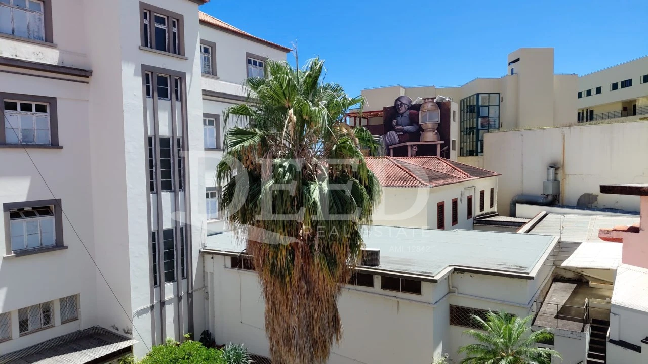 Apartamento T2 para Venda em Funchal (Se) Foto 2
