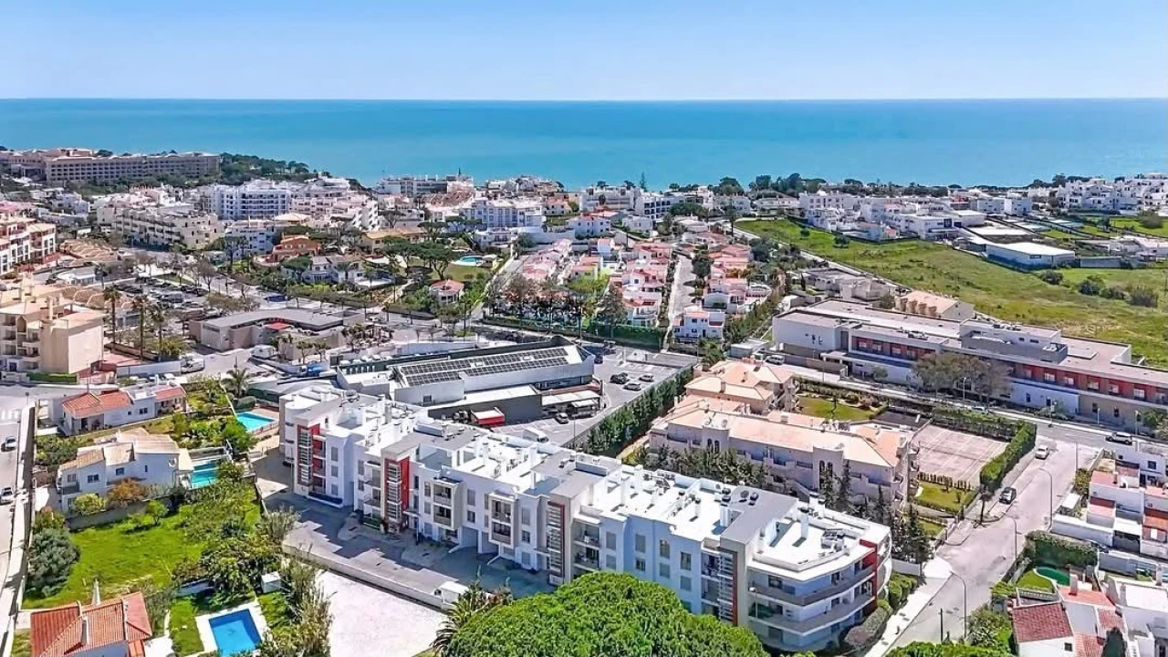 Apartamento T1 para Venda em Albufeira e Olhos de Água Foto 2