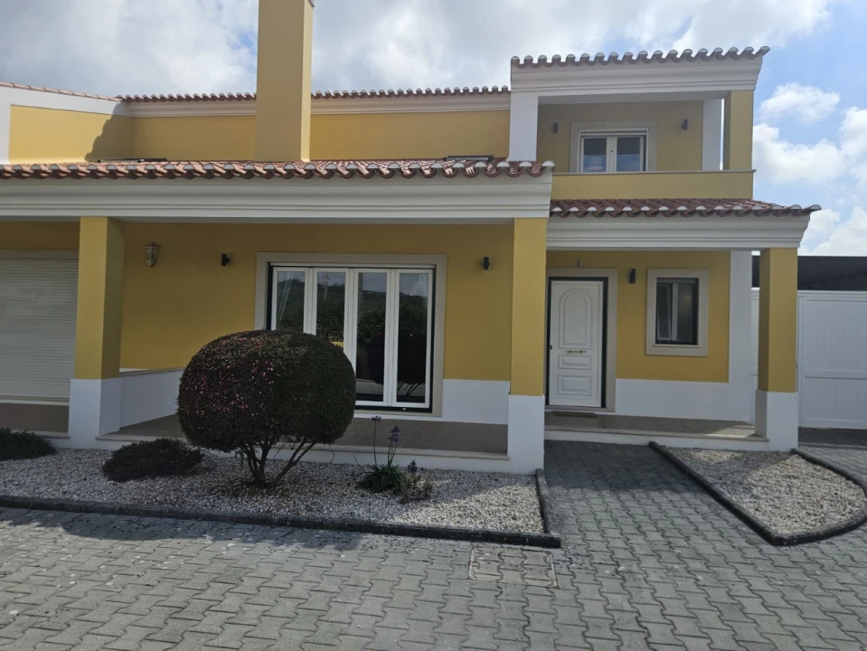 Moradia T3 para Venda em Alfeizerão Foto 2