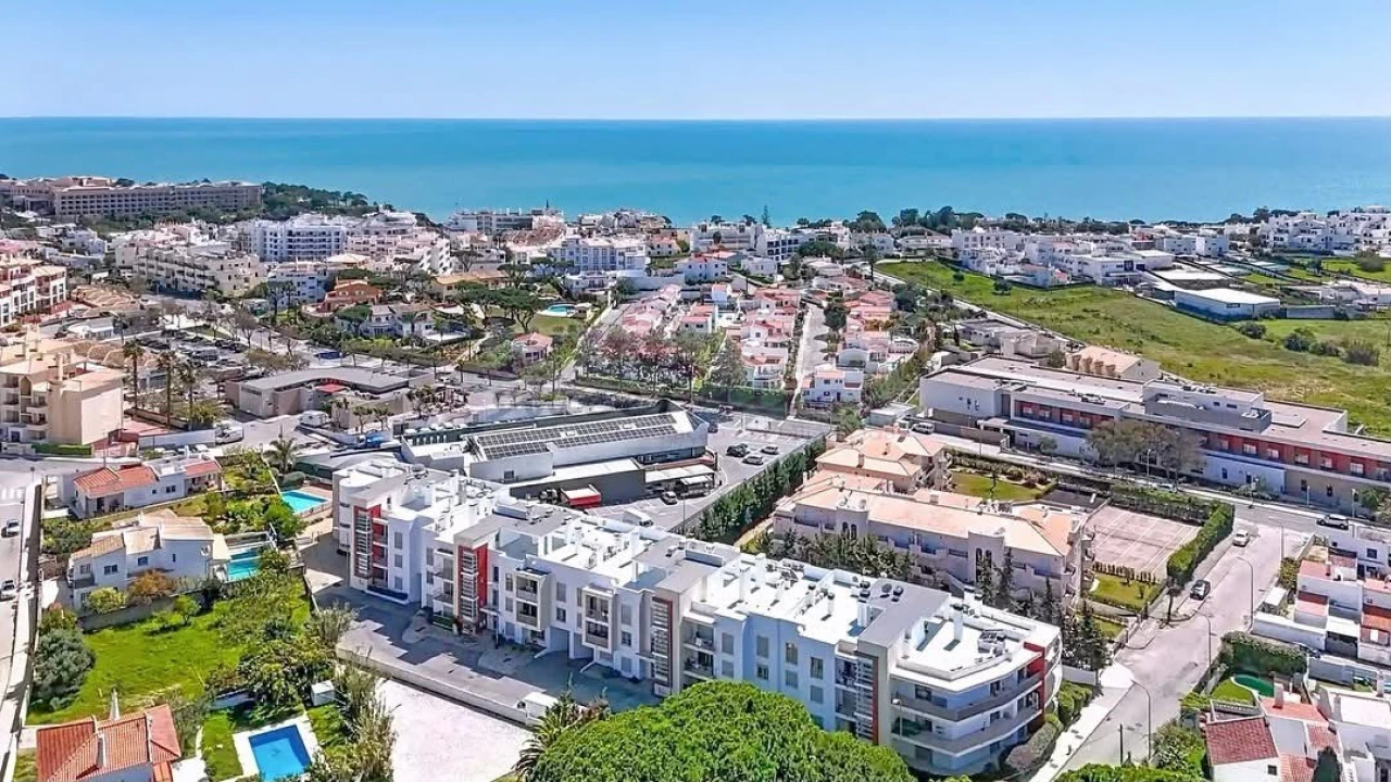 Apartamento T1 para Venda em Albufeira e Olhos de Água Foto 2