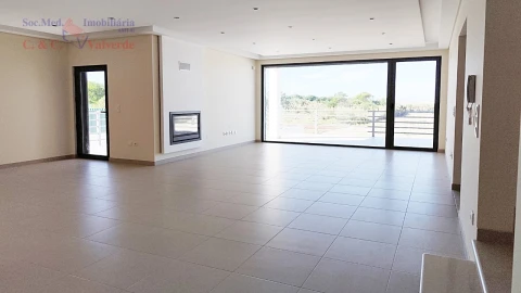 Moradia T4 para Venda em Silveira
