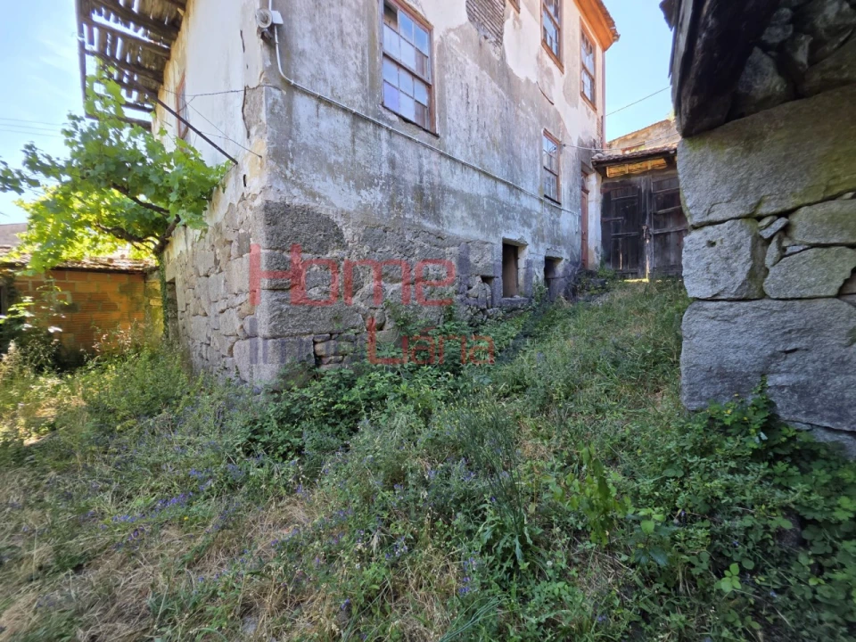 Moradia T4 para Venda em Castro Daire Foto 5