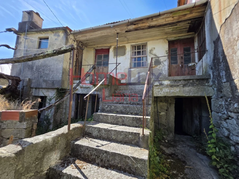 Moradia T4 para Venda em Castro Daire Foto 6