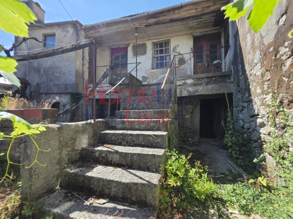 Moradia T4 para Venda em Castro Daire Foto 8