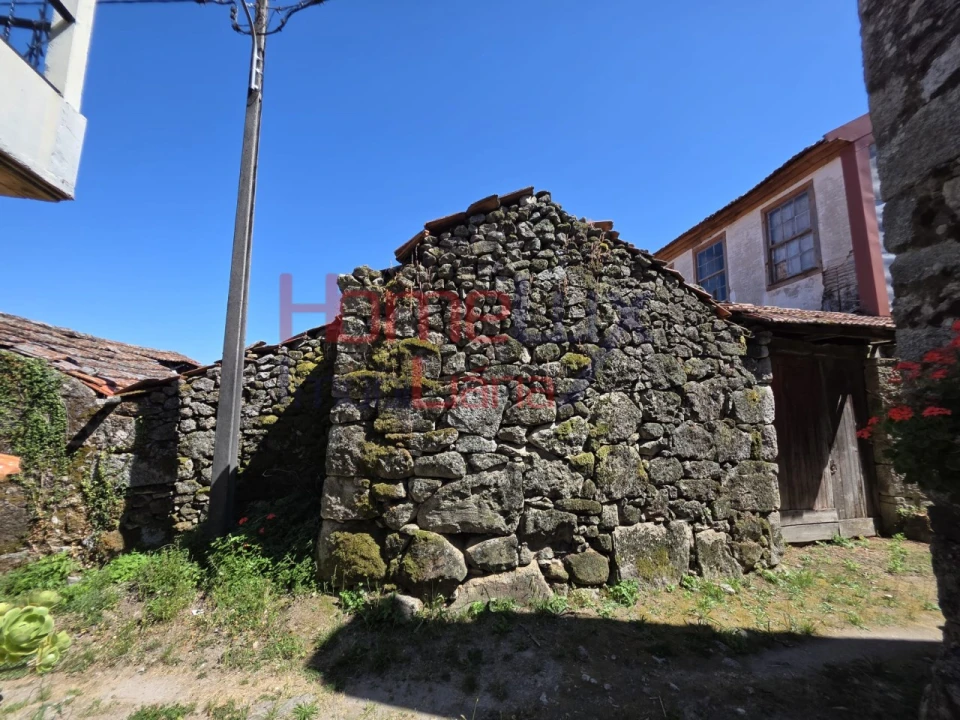 Moradia T4 para Venda em Castro Daire Foto 22