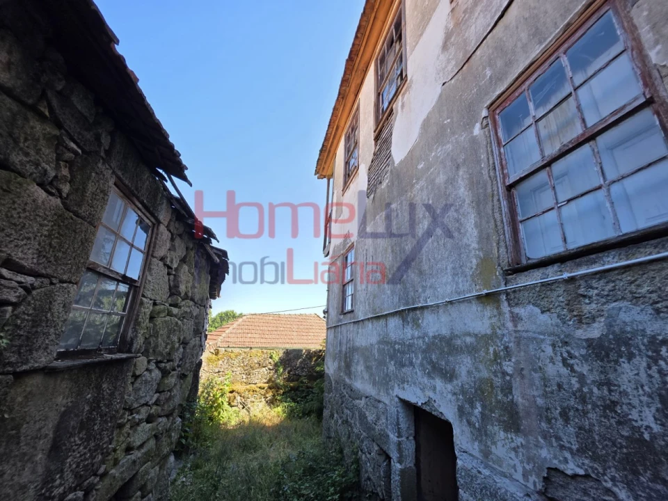 Moradia T4 para Venda em Castro Daire Foto 37