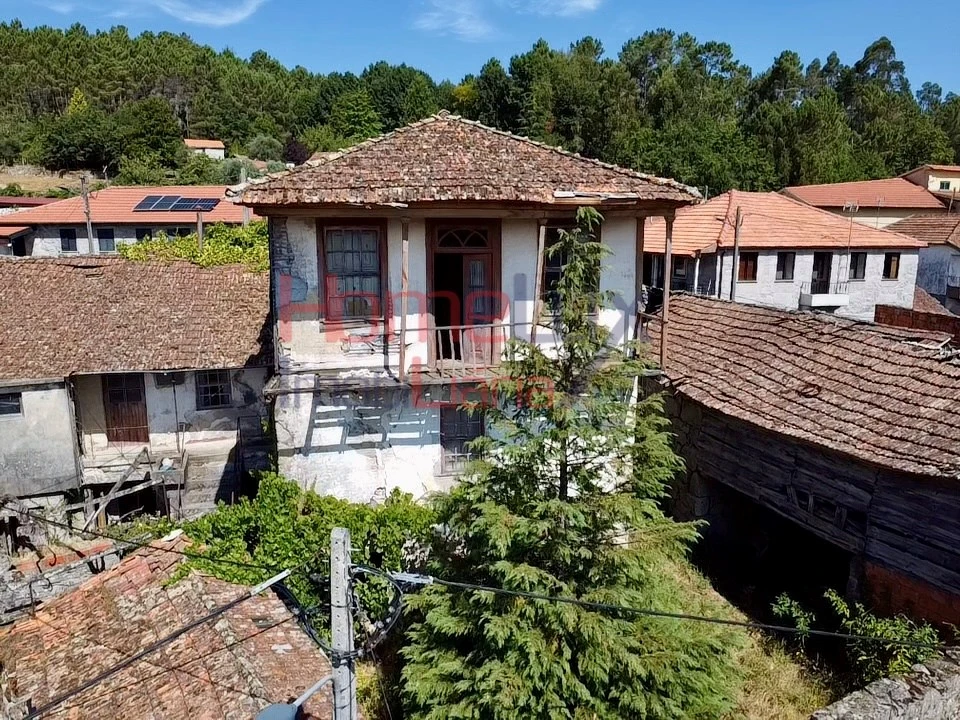 Moradia T4 para Venda em Castro Daire Foto 6