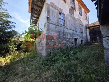 Moradia T4 para Venda em Castro Daire
