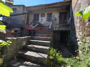 Moradia T4 para Venda em Castro Daire